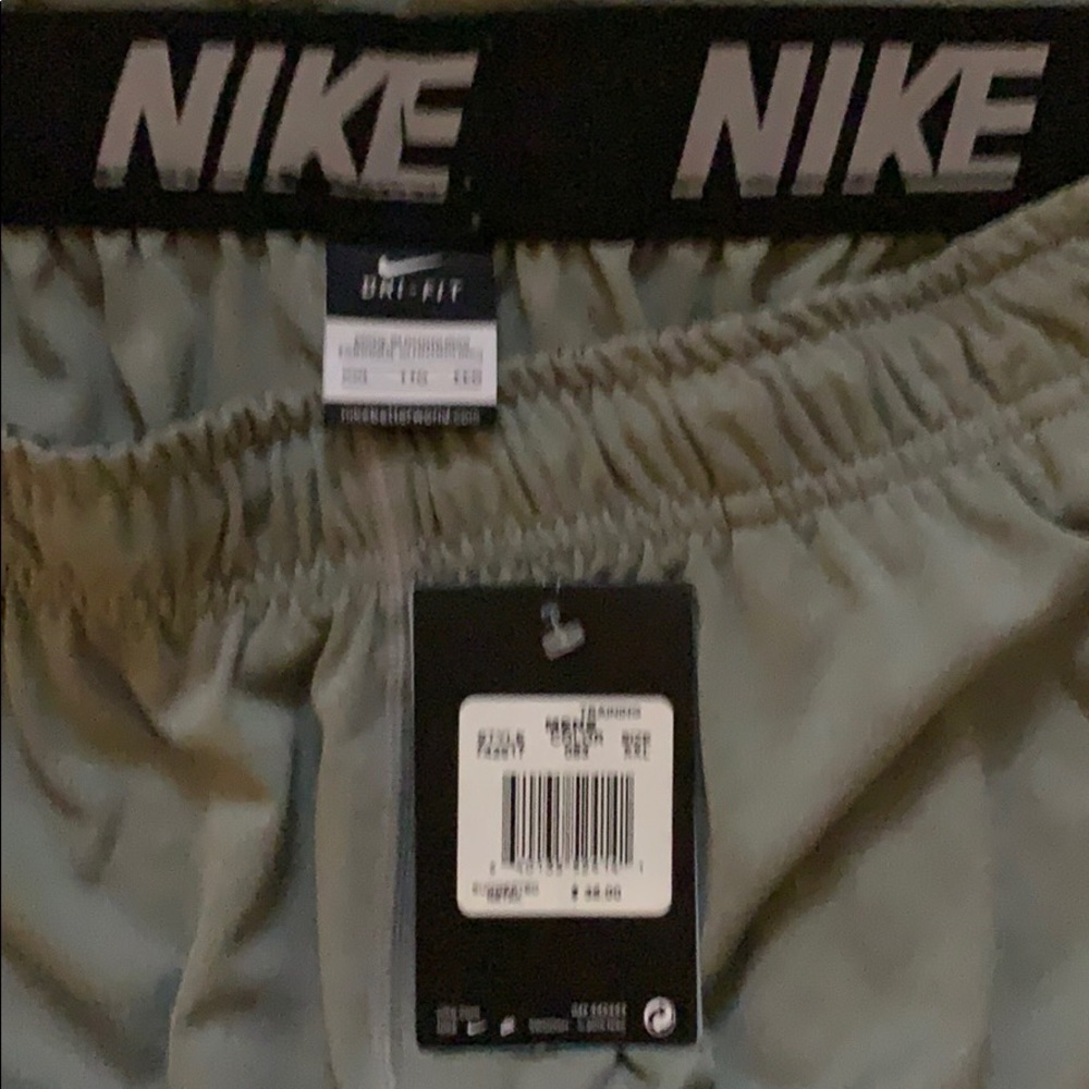Men’s Nike shorts 2XL - Picture 2 of 3